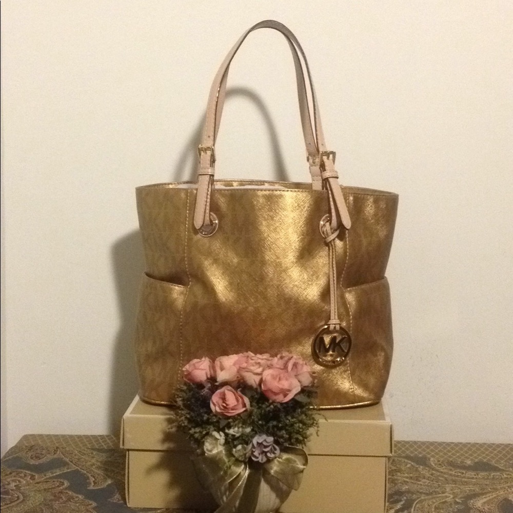 MICHAEL KORS GOLD TOTE